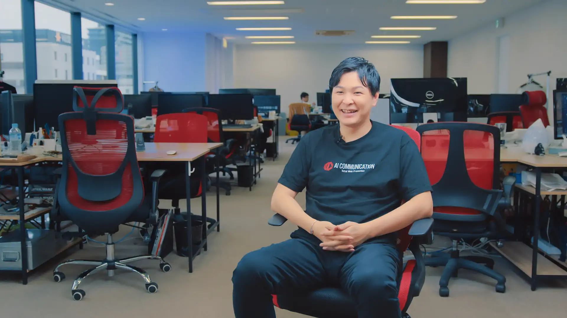 トップの人物画像