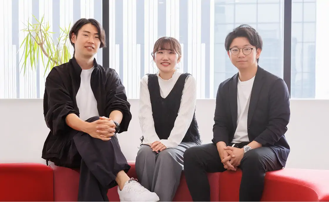 働く環境 3人の人物画像